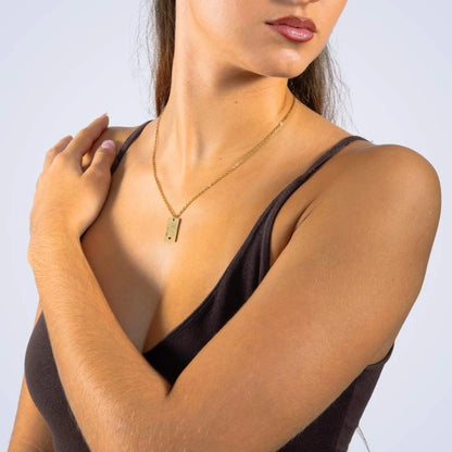 Pendentif Personnalisé Prénom et Fleur avec Pierre de Naissance